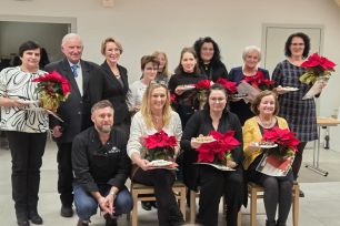 Zwyciezcy XIV Konkursu na najlepsze ciasteczko Cieszyńskiej Krainy z Prezes Dominiką Tyrną, Włodzimierzem Chmielewskim i Adamem Borowiczem